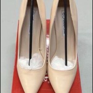 Elegant Cream Pumps